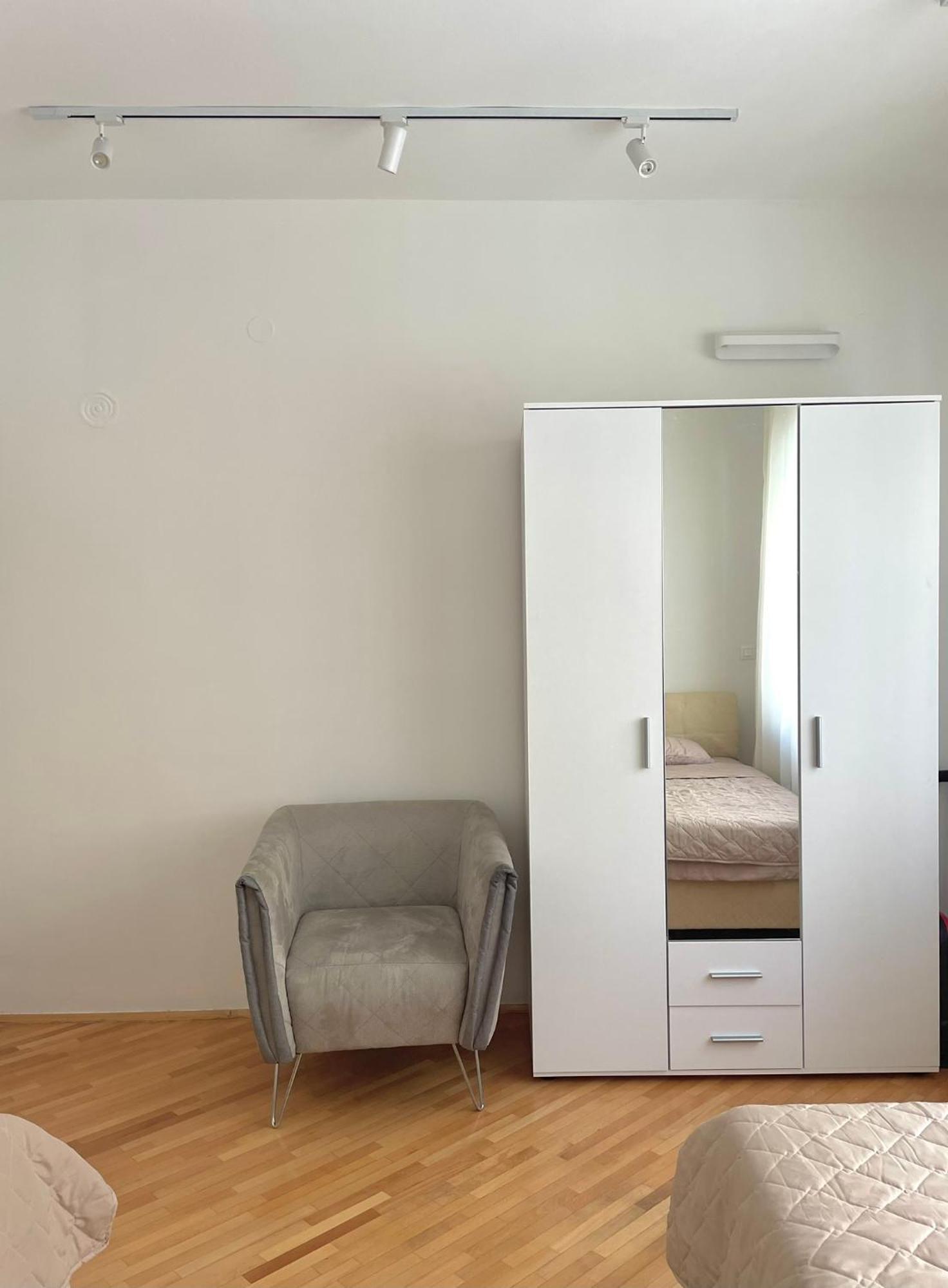 Debar Maalo 2bdrm Apt, 2 Min Walk To Park * Skopje