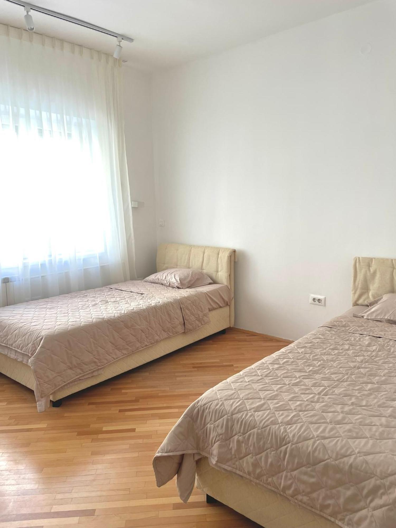 Debar Maalo 2bdrm Apt, 2 Min Walk To Park * Skopje
