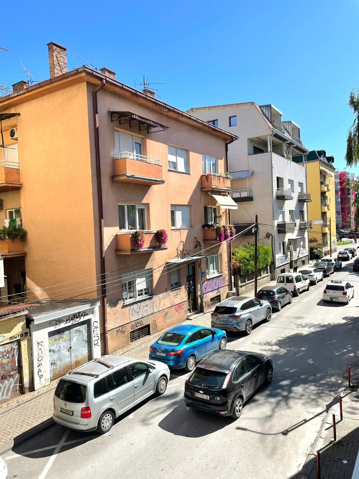 Debar Maalo 2bdrm Apt, 2 Min Walk To Park * Skopje