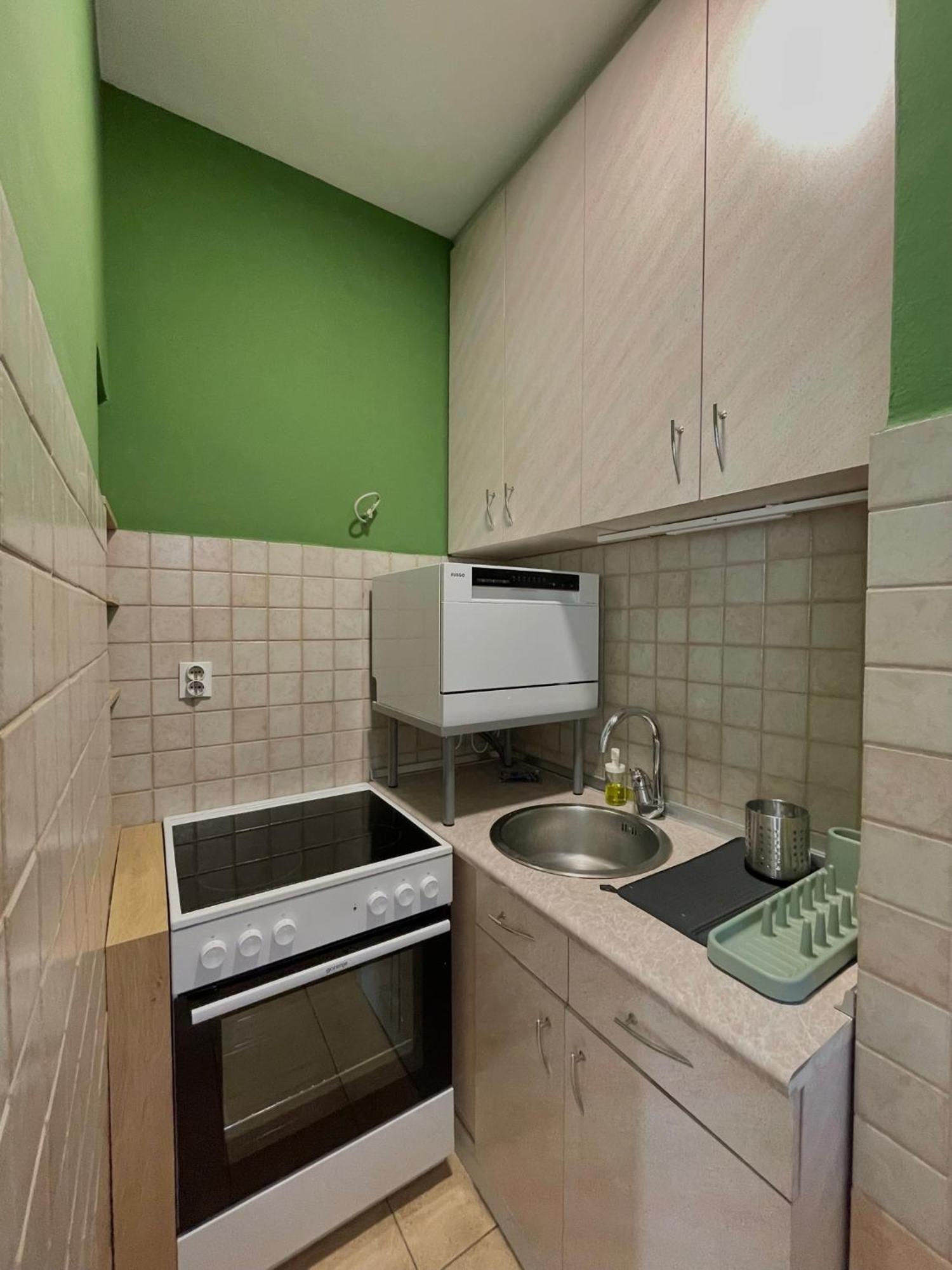 Lägenhet Debar Maalo 2bdrm Apt, 2 Min Walk To Park